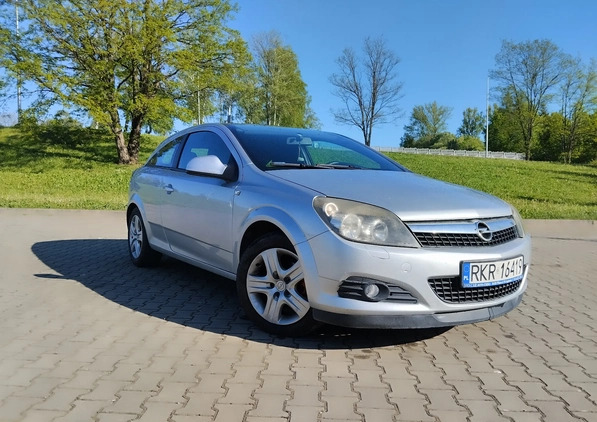Opel Astra cena 10900 przebieg: 243000, rok produkcji 2009 z Ustrzyki Dolne małe 254